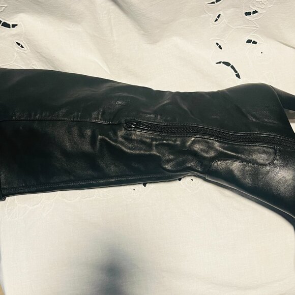 Knee High Women's Leather Boots - Picture 4 of 7